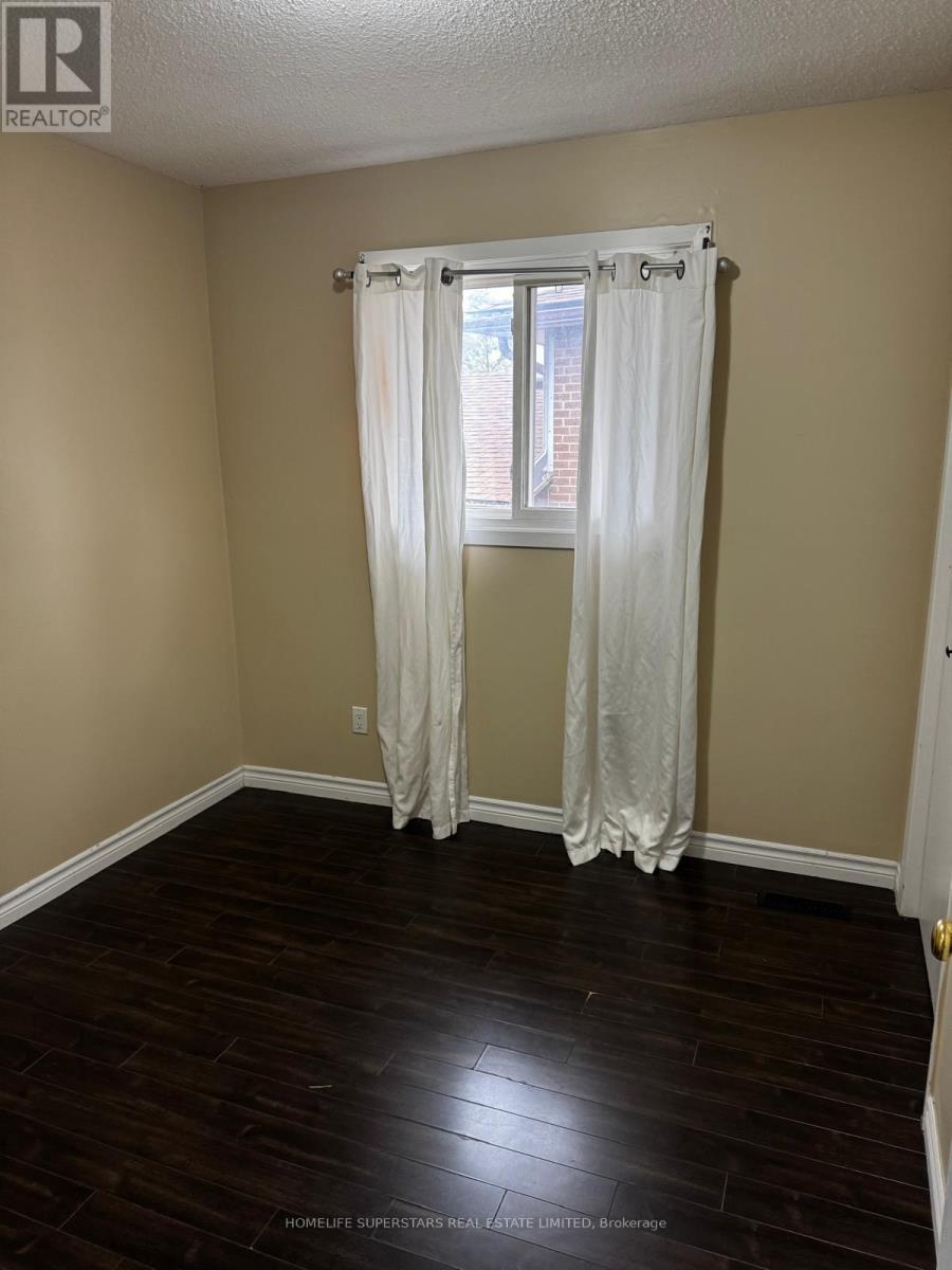 379 Archdekin Drive W, Brampton, Ontario  L6V 3E9 - Photo 6 - W12482834