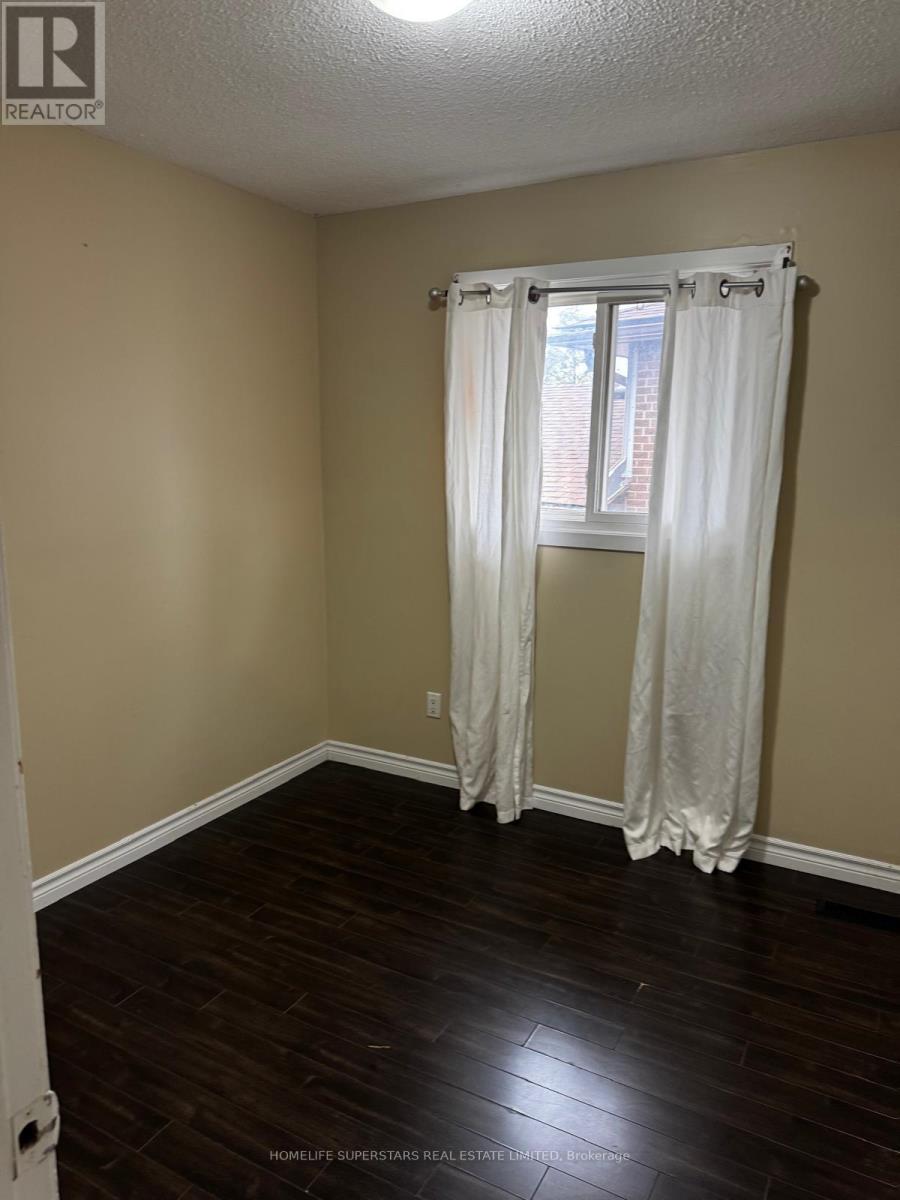 379 Archdekin Drive W, Brampton, Ontario  L6V 3E9 - Photo 7 - W12482834