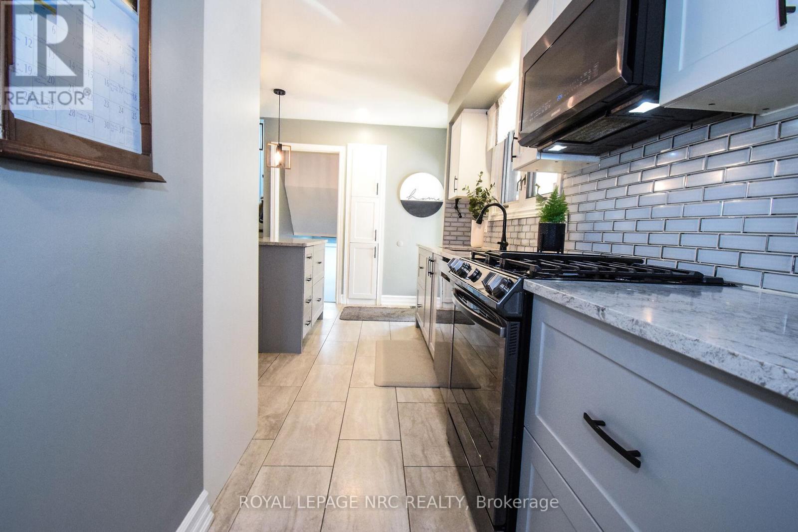 14 Eastfield Court, St. Catharines (Vine/linwell), Ontario  L2M 6V1 - Photo 17 - X12482837