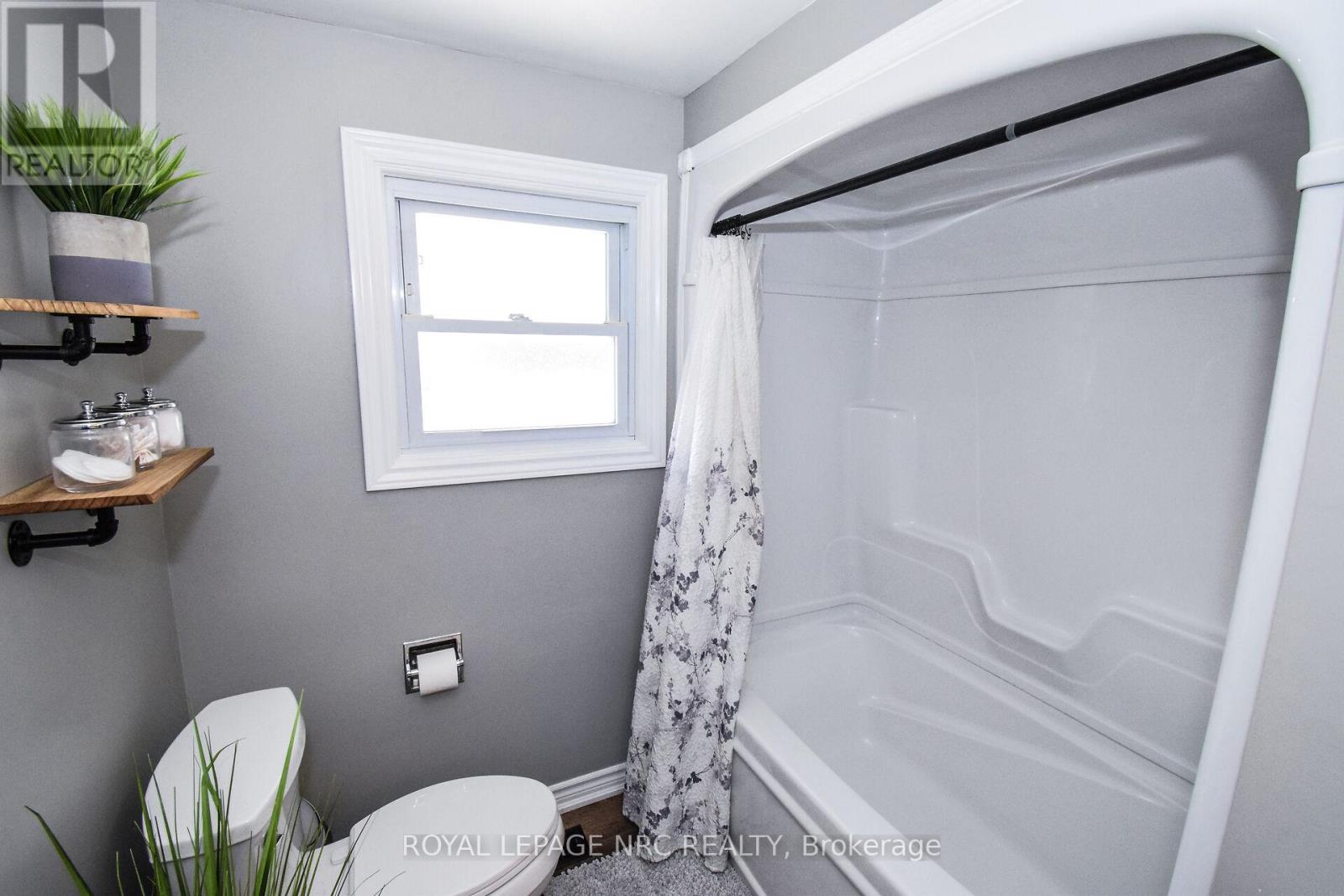 14 Eastfield Court, St. Catharines (Vine/linwell), Ontario  L2M 6V1 - Photo 25 - X12482837