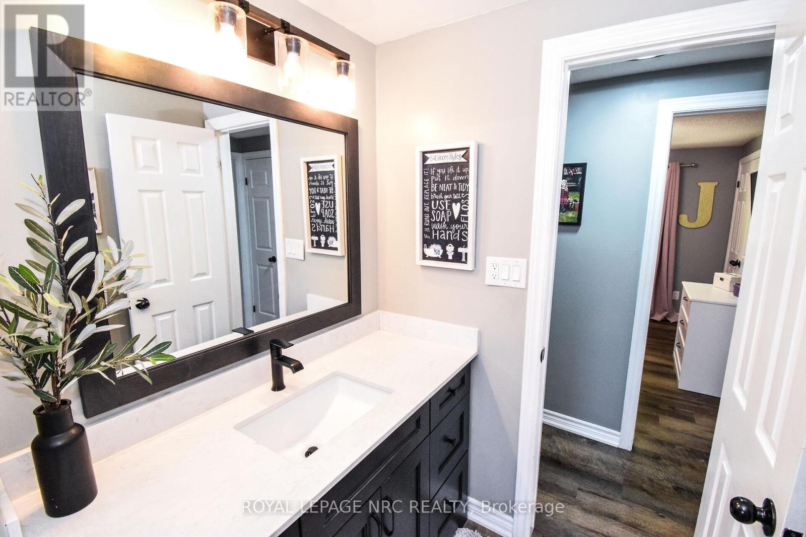 14 Eastfield Court, St. Catharines (Vine/linwell), Ontario  L2M 6V1 - Photo 26 - X12482837