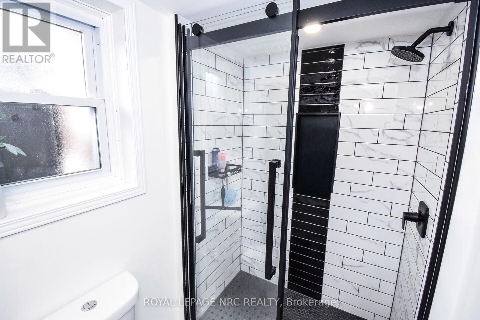 14 Eastfield Court, St. Catharines (Vine/linwell), Ontario  L2M 6V1 - Photo 37 - X12482837