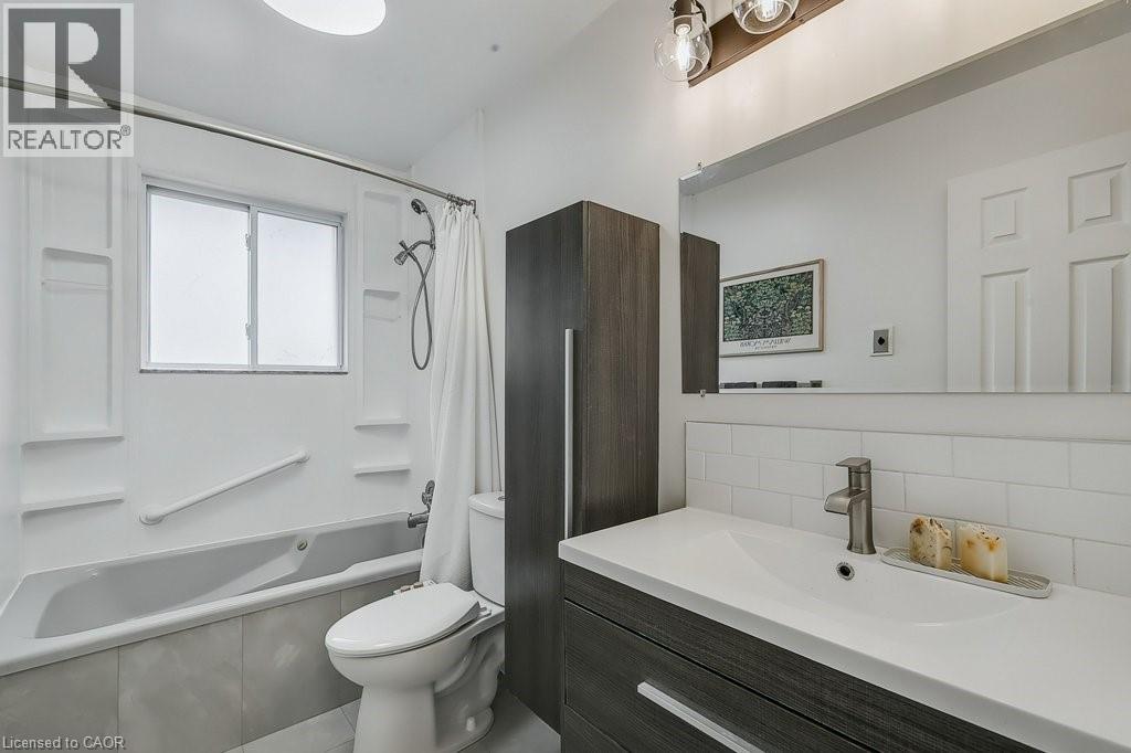 120 Devonglen Drive, Kitchener, Ontario  N2E 2J2 - Photo 13 - 40766549