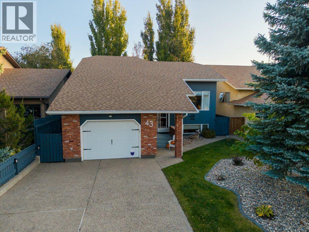 43 Sherwood Boulevard W, Lethbridge, Alberta  T1K 6G4 - Photo 2 - A2265861