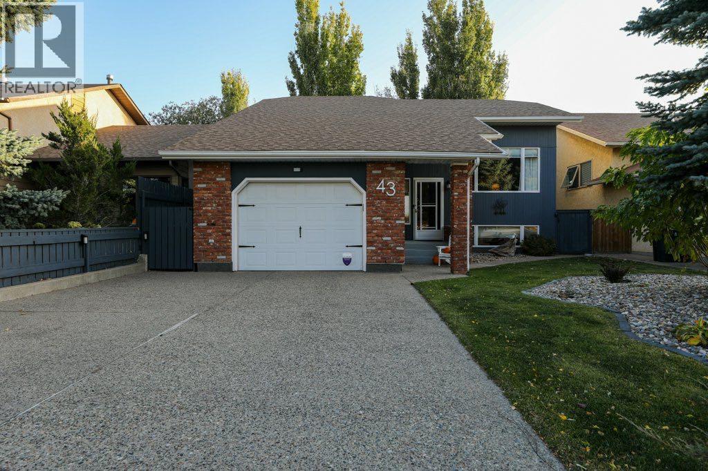 43 Sherwood Boulevard W, Lethbridge, Alberta  T1K 6G4 - Photo 3 - A2265861