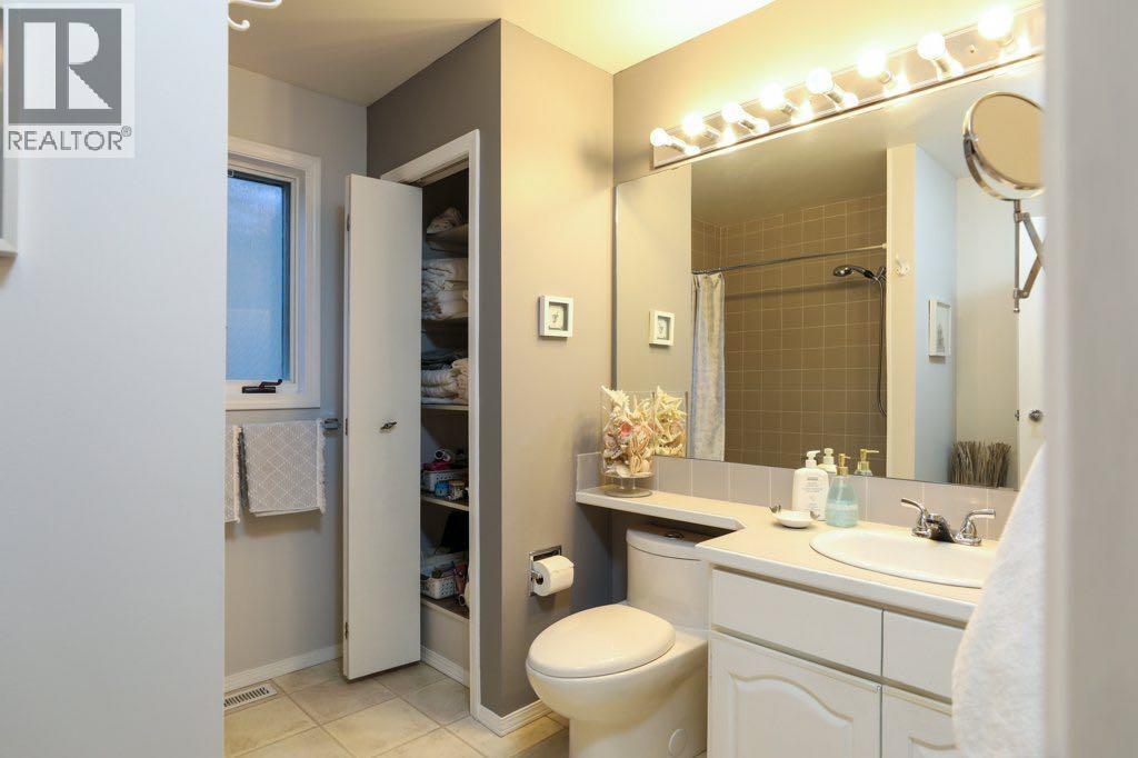 43 Sherwood Boulevard W, Lethbridge, Alberta  T1K 6G4 - Photo 14 - A2265861