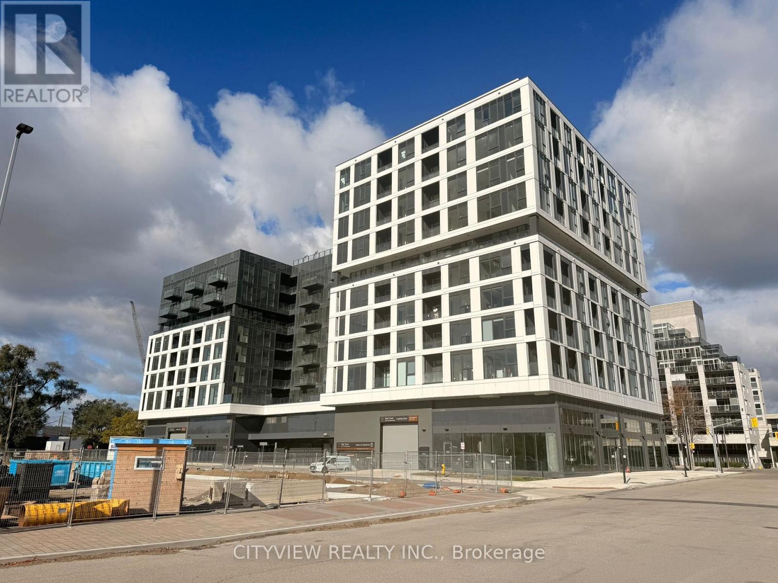 416 - 1037 THE QUEENSWAY, Toronto, Ontario