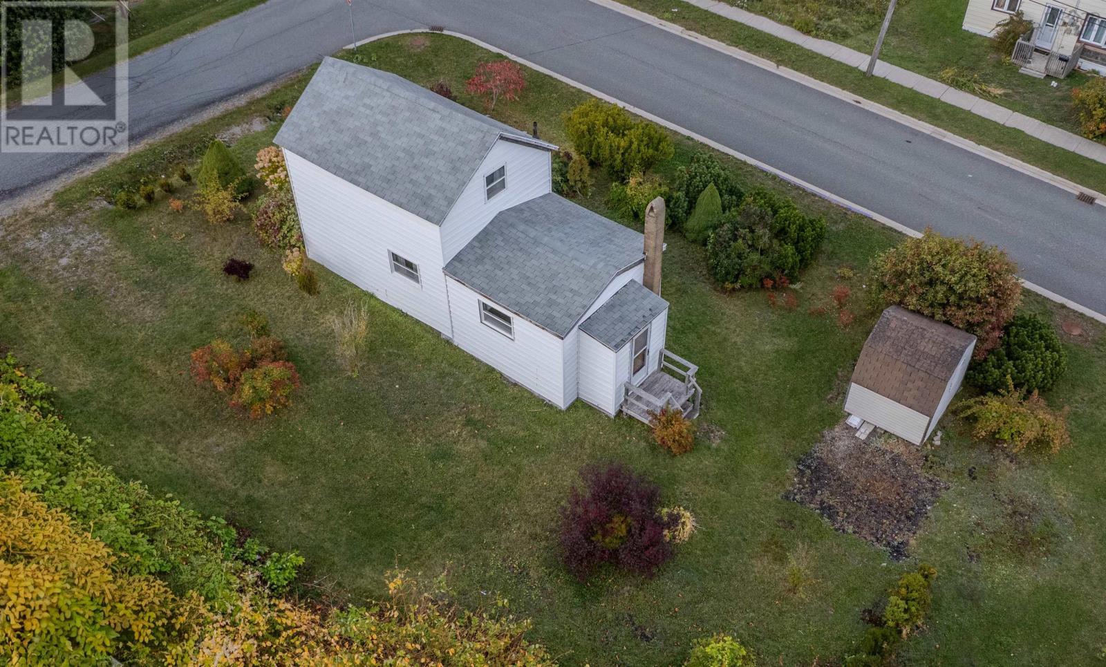 32 Arthur Street, Glace Bay, Nova Scotia  B1A 3Y4 - Photo 10 - 202525939