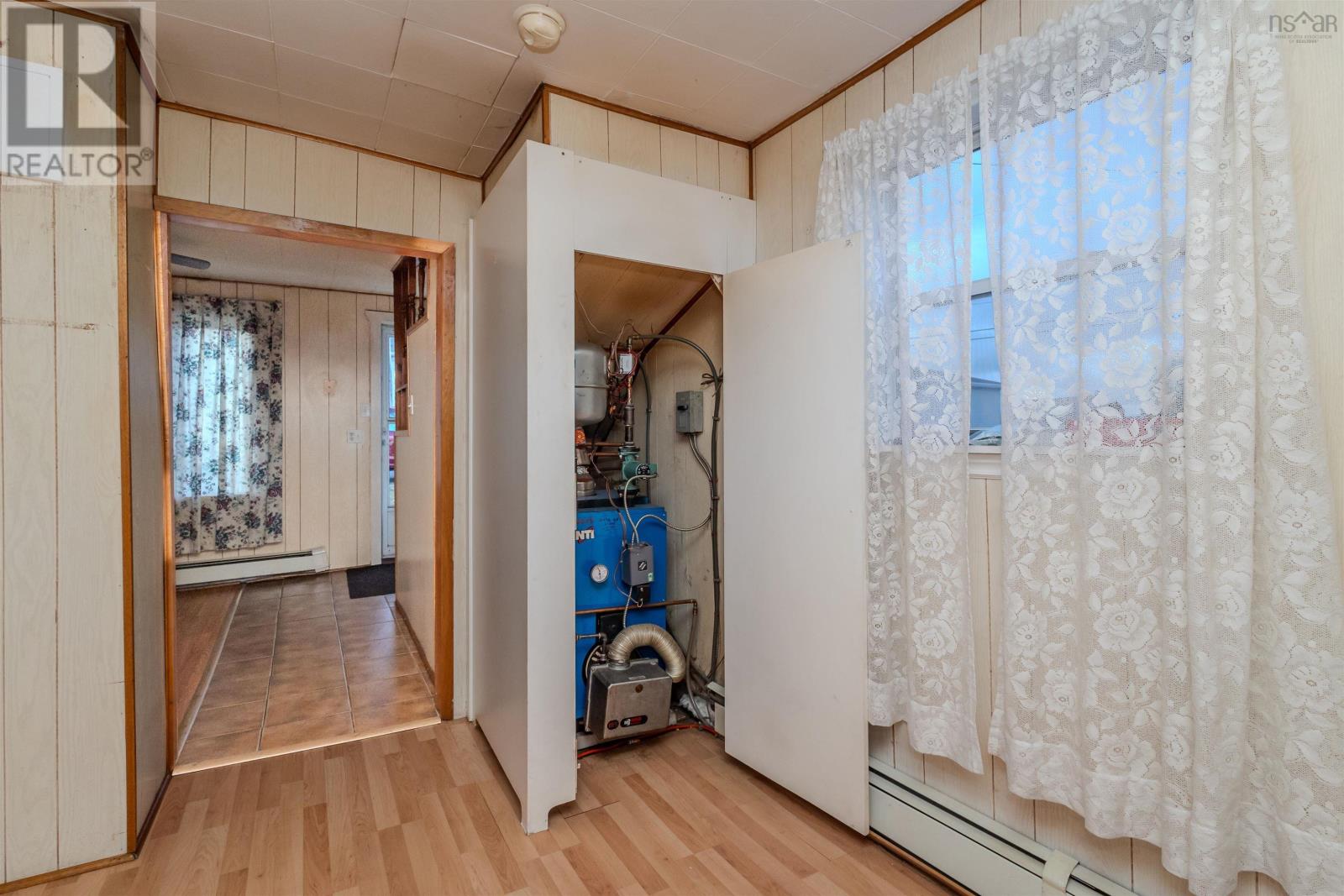 32 Arthur Street, Glace Bay, Nova Scotia  B1A 3Y4 - Photo 16 - 202525939