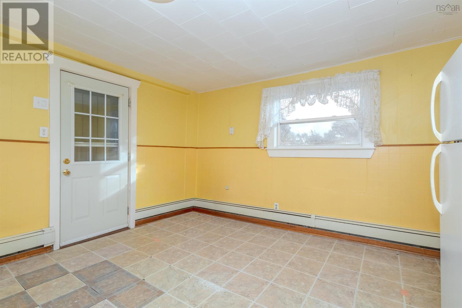32 Arthur Street, Glace Bay, Nova Scotia  B1A 3Y4 - Photo 18 - 202525939