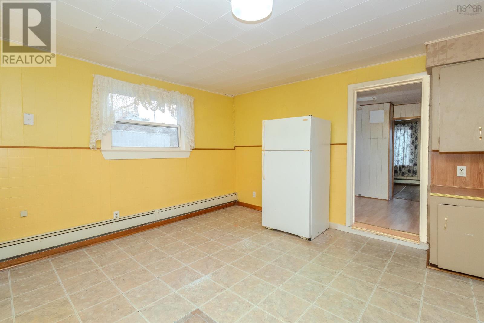 32 Arthur Street, Glace Bay, Nova Scotia  B1A 3Y4 - Photo 19 - 202525939