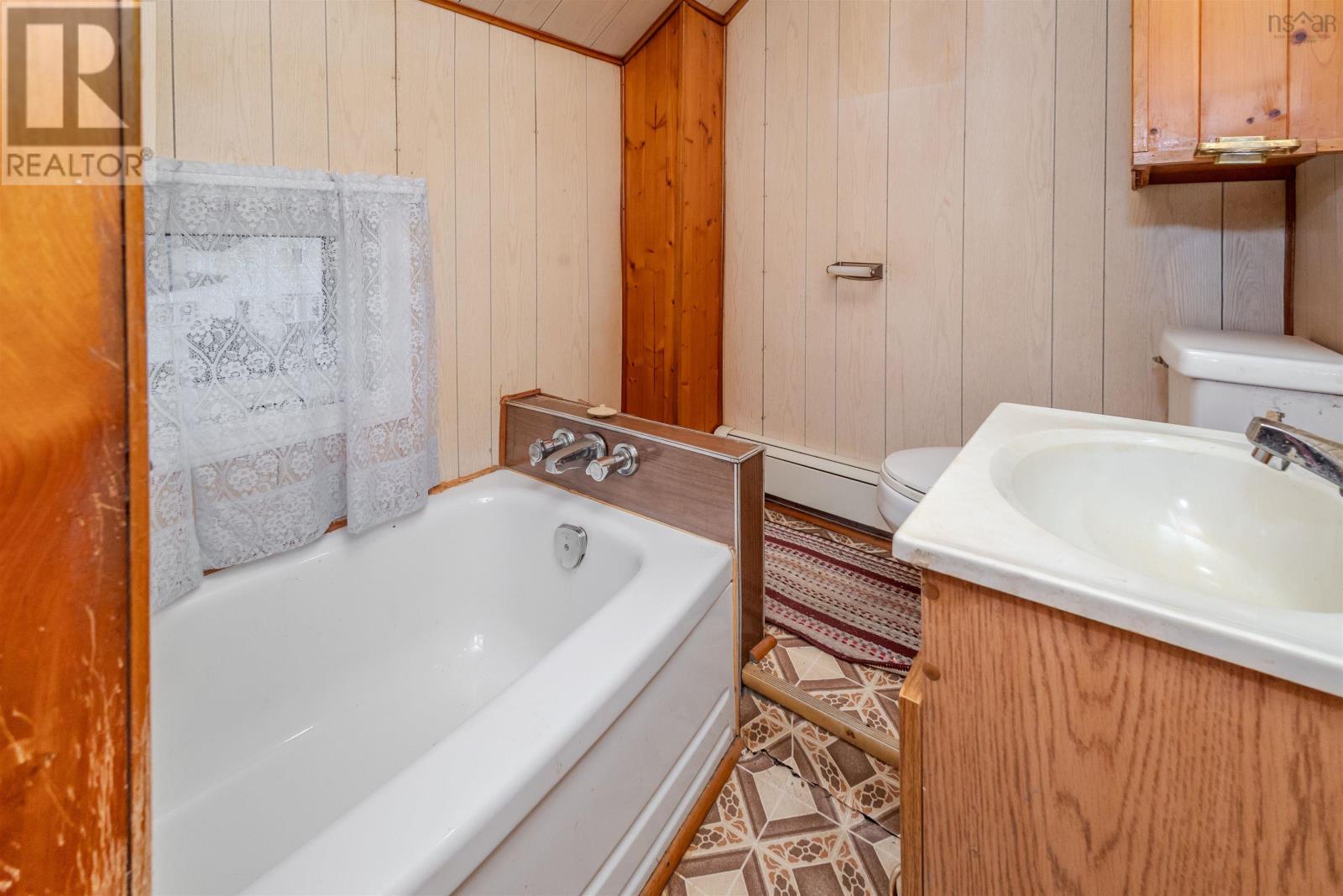 32 Arthur Street, Glace Bay, Nova Scotia  B1A 3Y4 - Photo 26 - 202525939