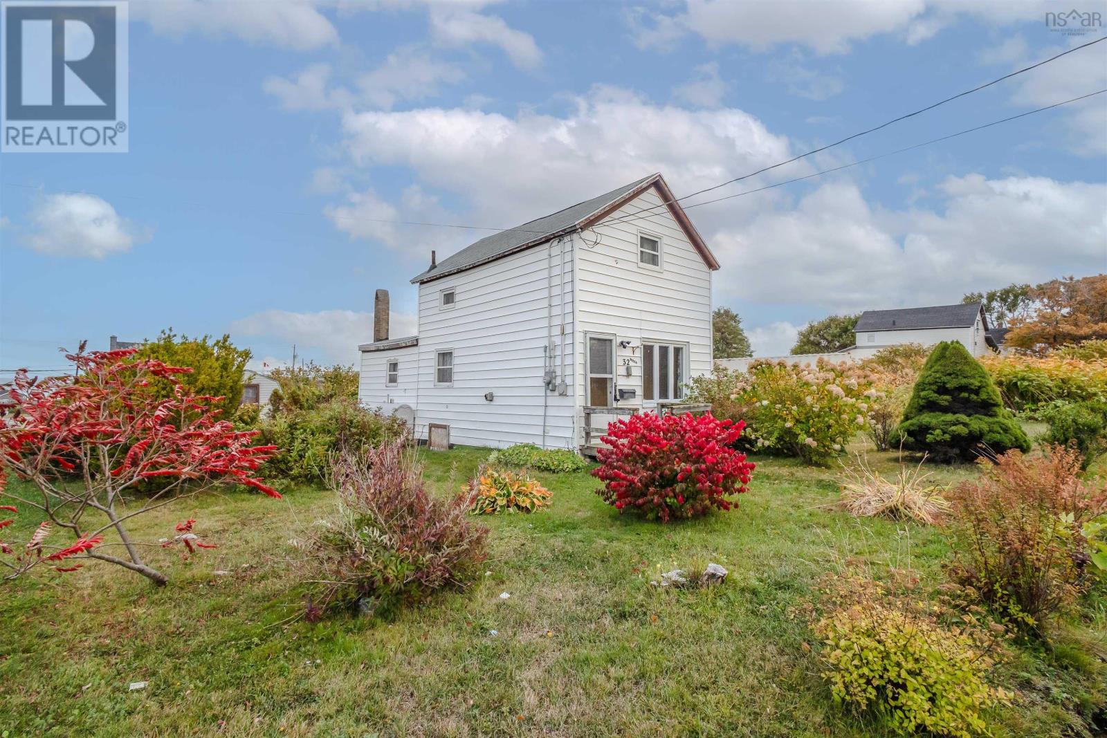 32 Arthur Street, Glace Bay, Nova Scotia  B1A 3Y4 - Photo 3 - 202525939