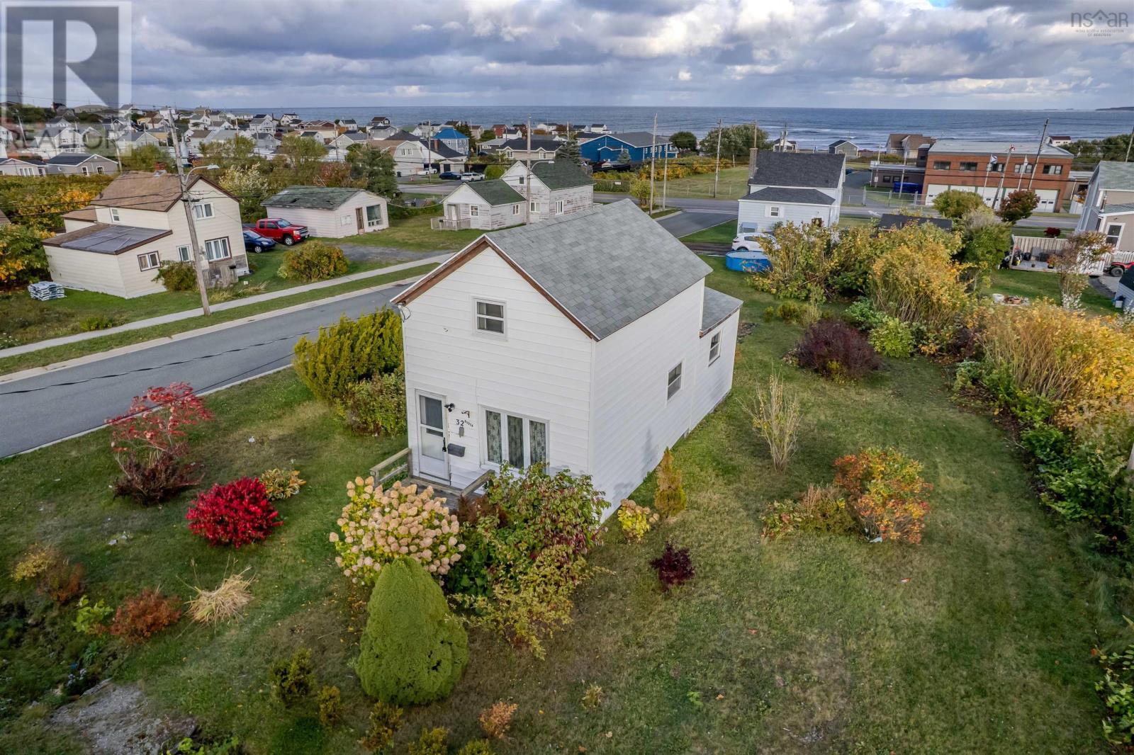 32 Arthur Street, Glace Bay, Nova Scotia  B1A 3Y4 - Photo 6 - 202525939