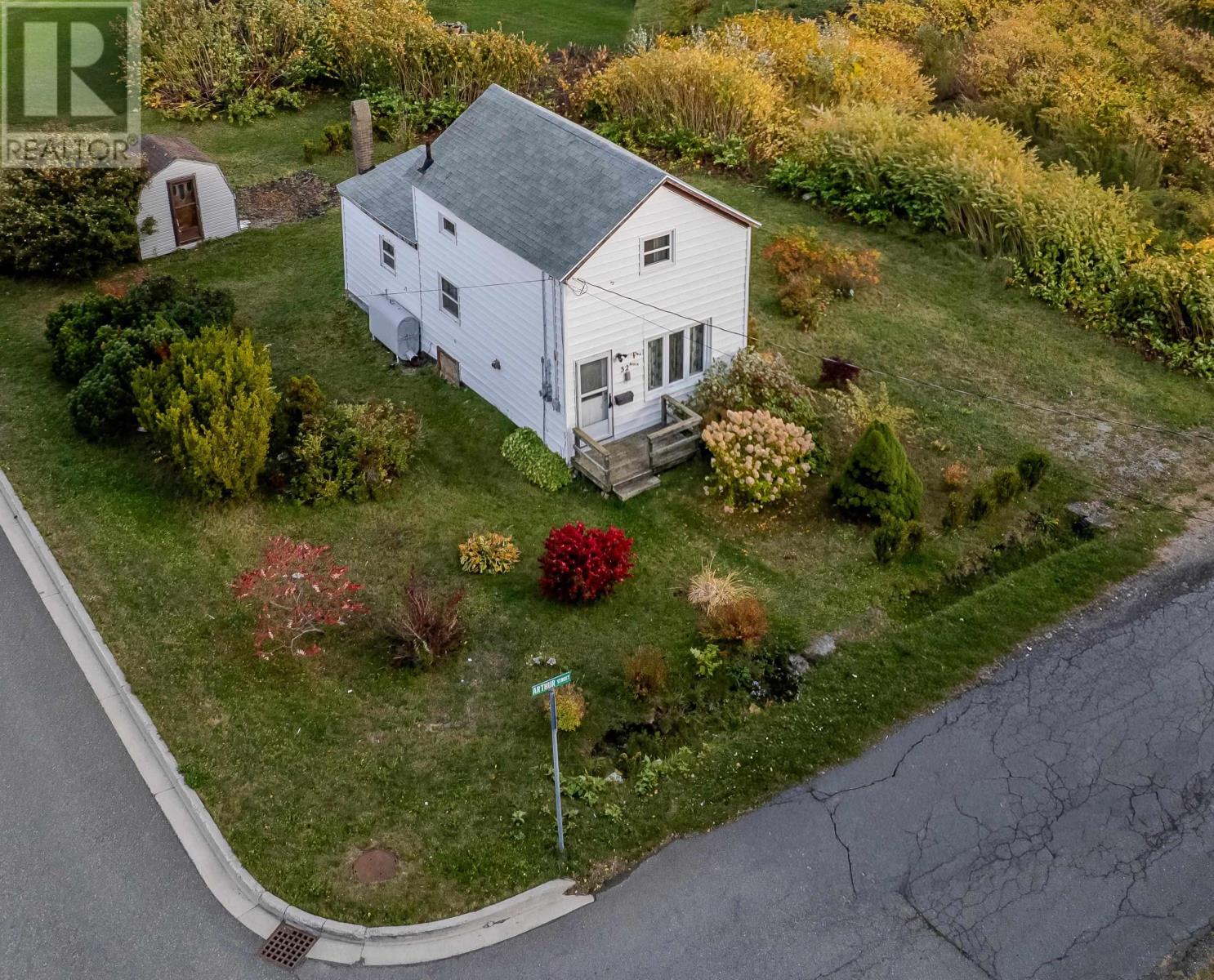 32 Arthur Street, Glace Bay, Nova Scotia  B1A 3Y4 - Photo 8 - 202525939