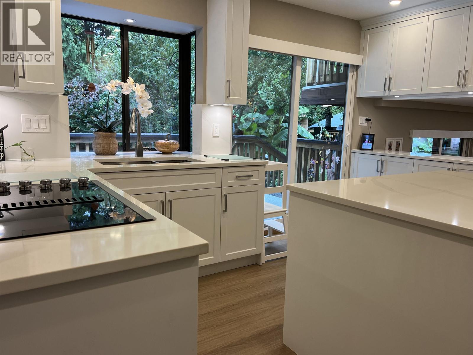 2475 Norcrest Court, Burnaby, British Columbia  V3J 1C7 - Photo 7 - R3060298