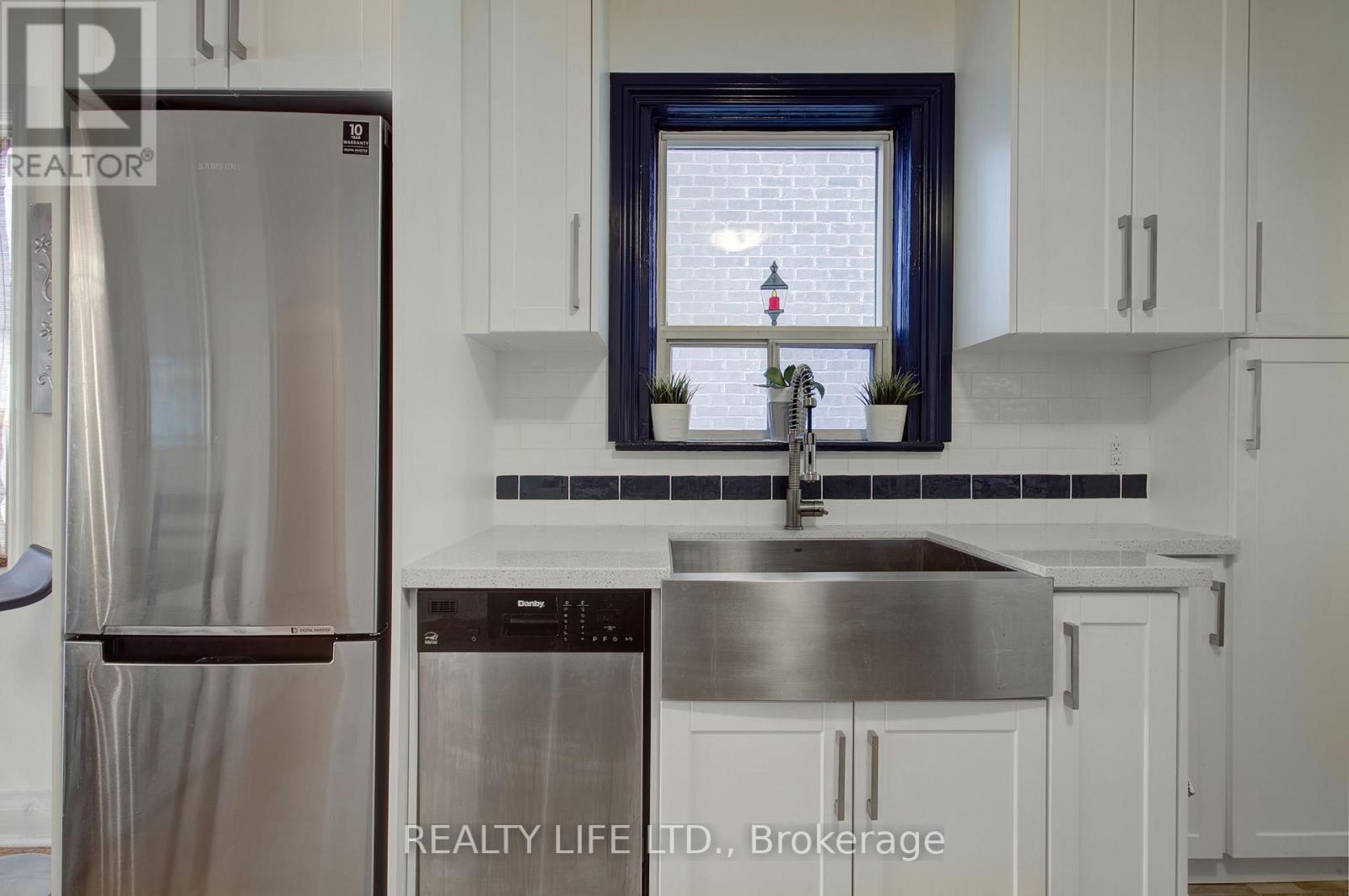 258 Gamma Street, Toronto, Ontario  M8W 4H1 - Photo 17 - W12482849