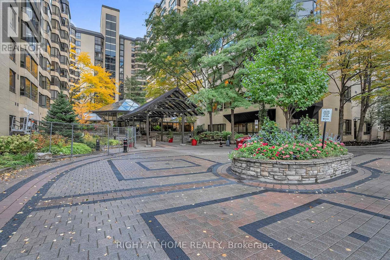 604 - 195 ST PATRICK STREET, Toronto, Ontario