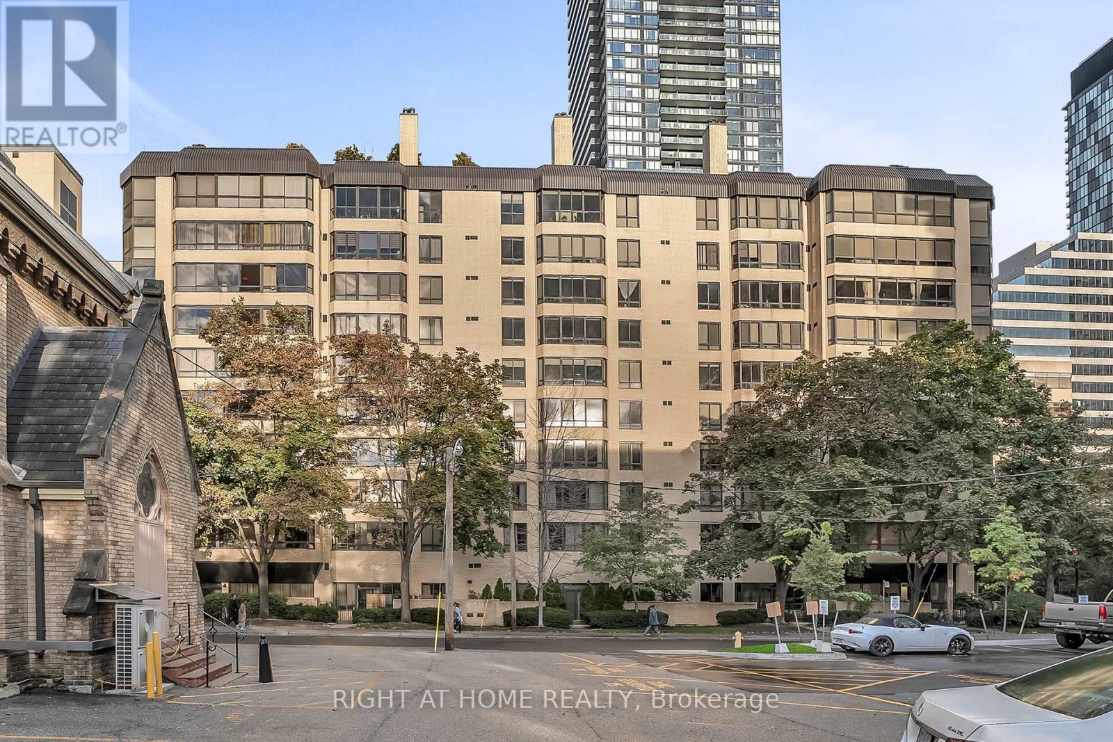 604 - 195 St Patrick Street, Toronto, Ontario  M5T 2Y8 - Photo 2 - C12482852