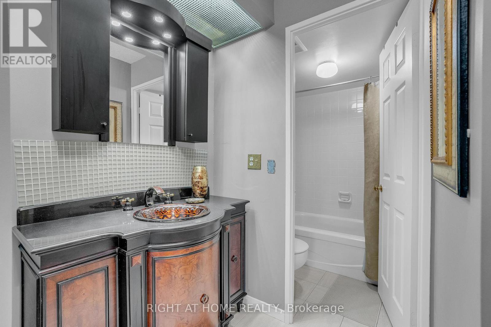 604 - 195 St Patrick Street, Toronto, Ontario  M5T 2Y8 - Photo 29 - C12482852