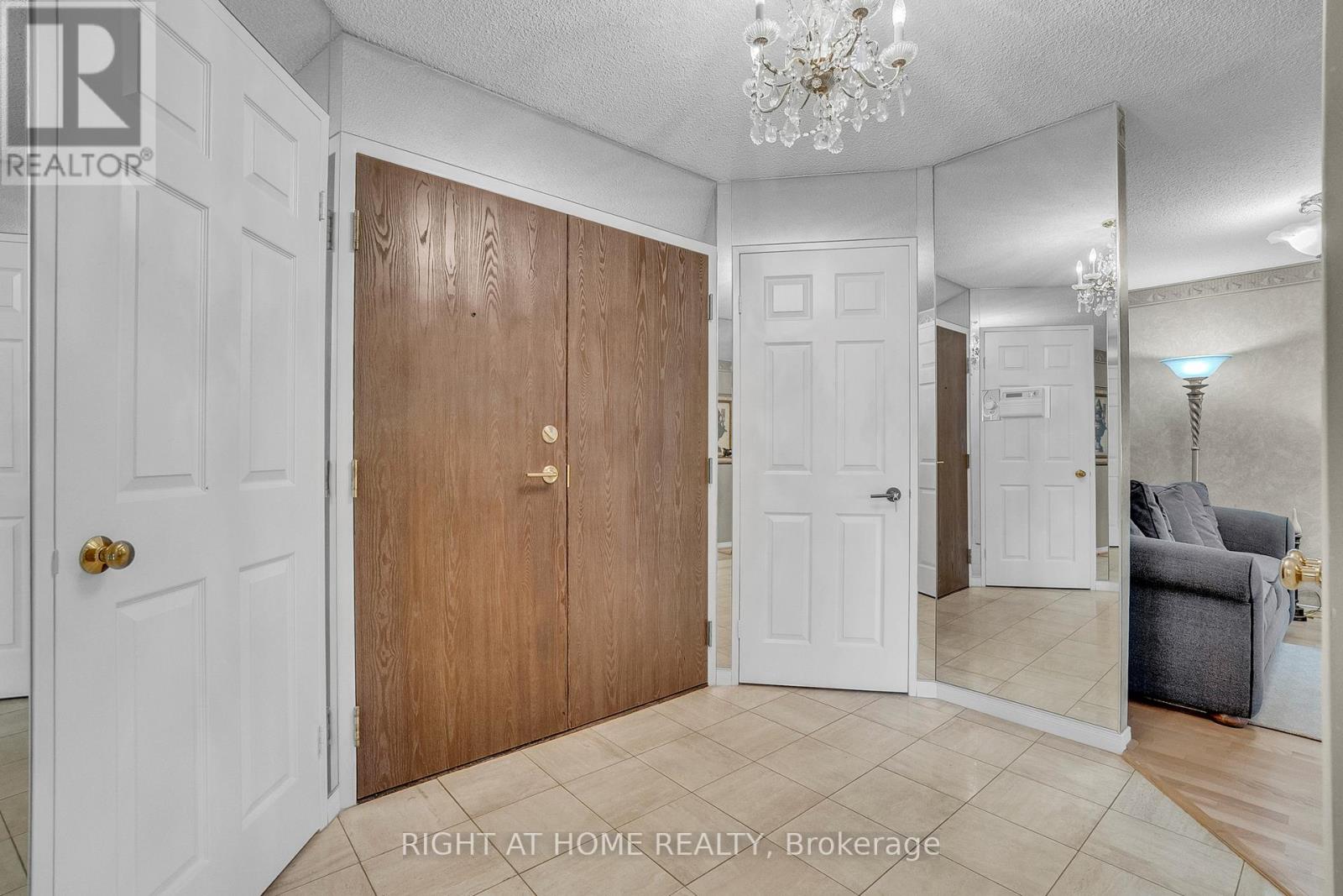 604 - 195 St Patrick Street, Toronto, Ontario  M5T 2Y8 - Photo 7 - C12482852