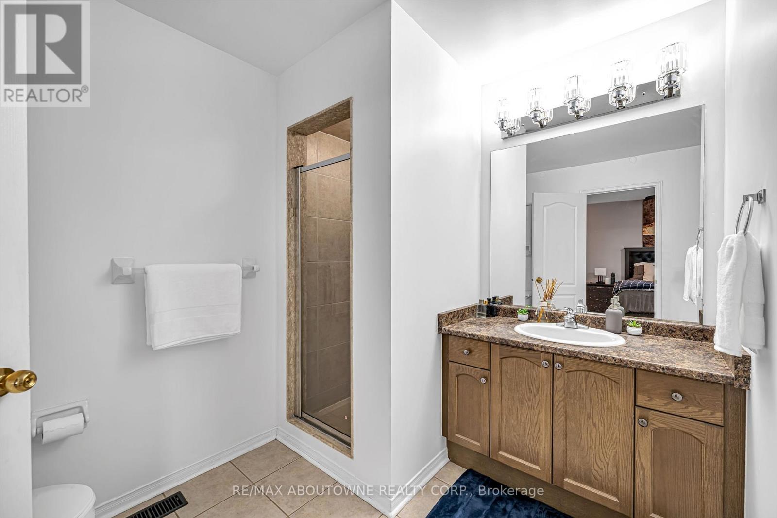 303 Porte Road, Ajax, Ontario  L1S 0A4 - Photo 18 - E12482857