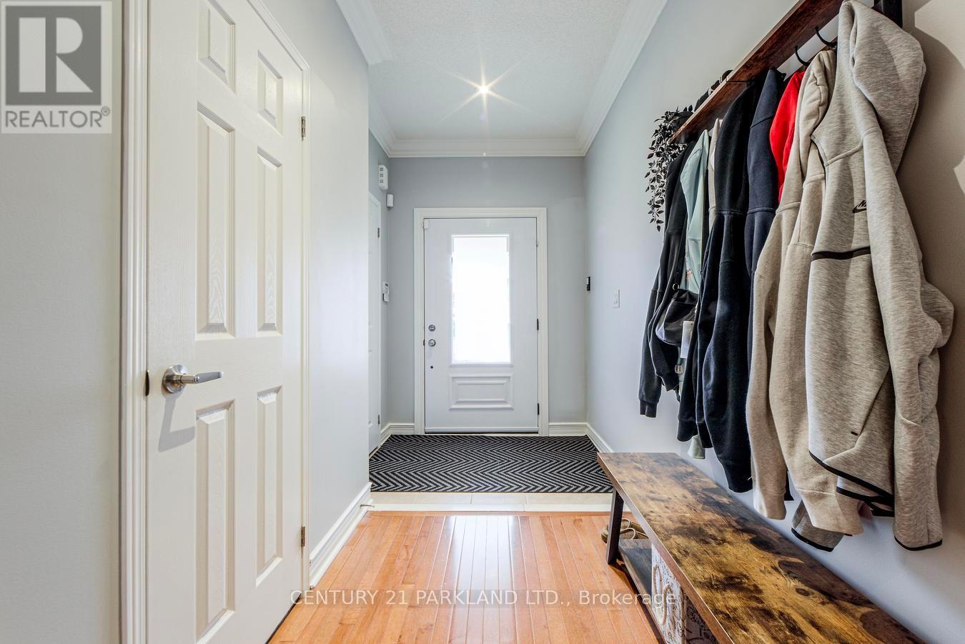 81 D'amato Crescent, Vaughan, Ontario  L6A 3E6 - Photo 3 - N12482855