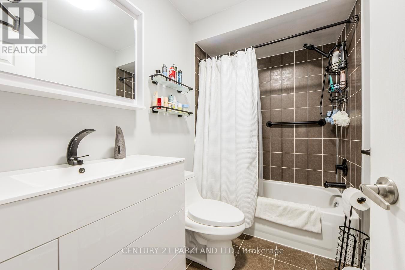 81 D'amato Crescent, Vaughan, Ontario  L6A 3E6 - Photo 32 - N12482855