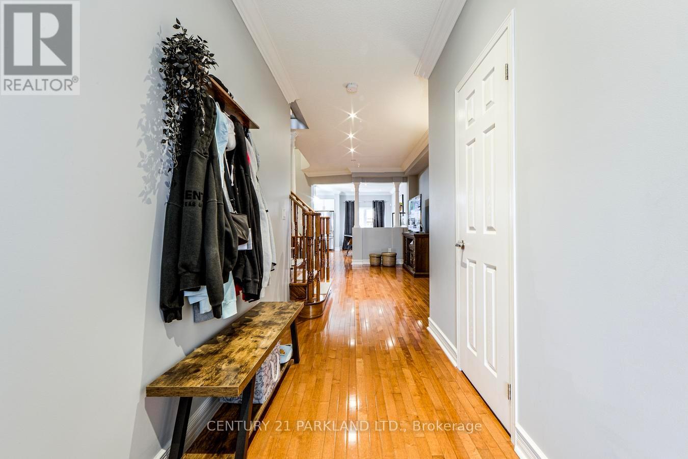 81 D'amato Crescent, Vaughan, Ontario  L6A 3E6 - Photo 4 - N12482855