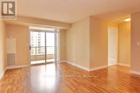 1631 - 3888 Duke Of York Boulevard, Mississauga, Ontario  L5B 4P5 - Photo 6 - W12482862