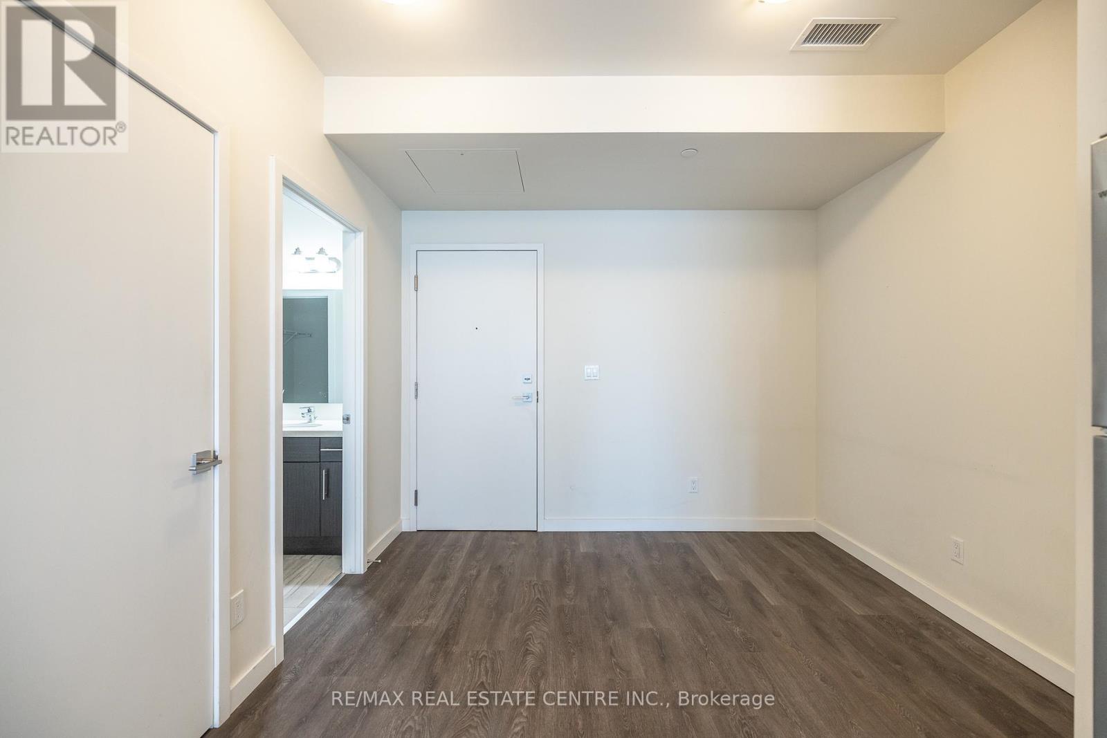 412 - 690 King Street W, Kitchener, Ontario  N2G 0B9 - Photo 10 - X12482863