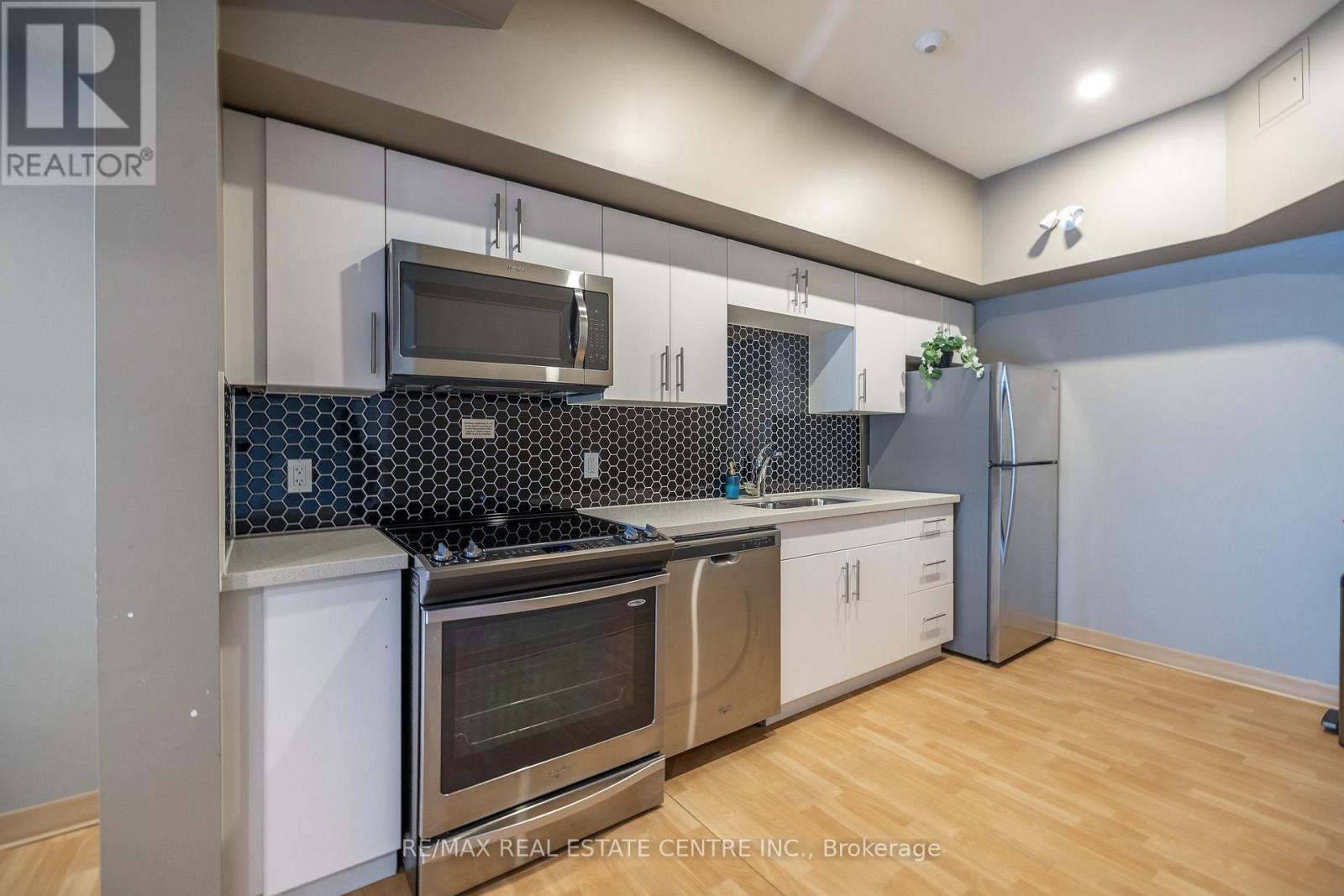412 - 690 King Street W, Kitchener, Ontario  N2G 0B9 - Photo 46 - X12482863