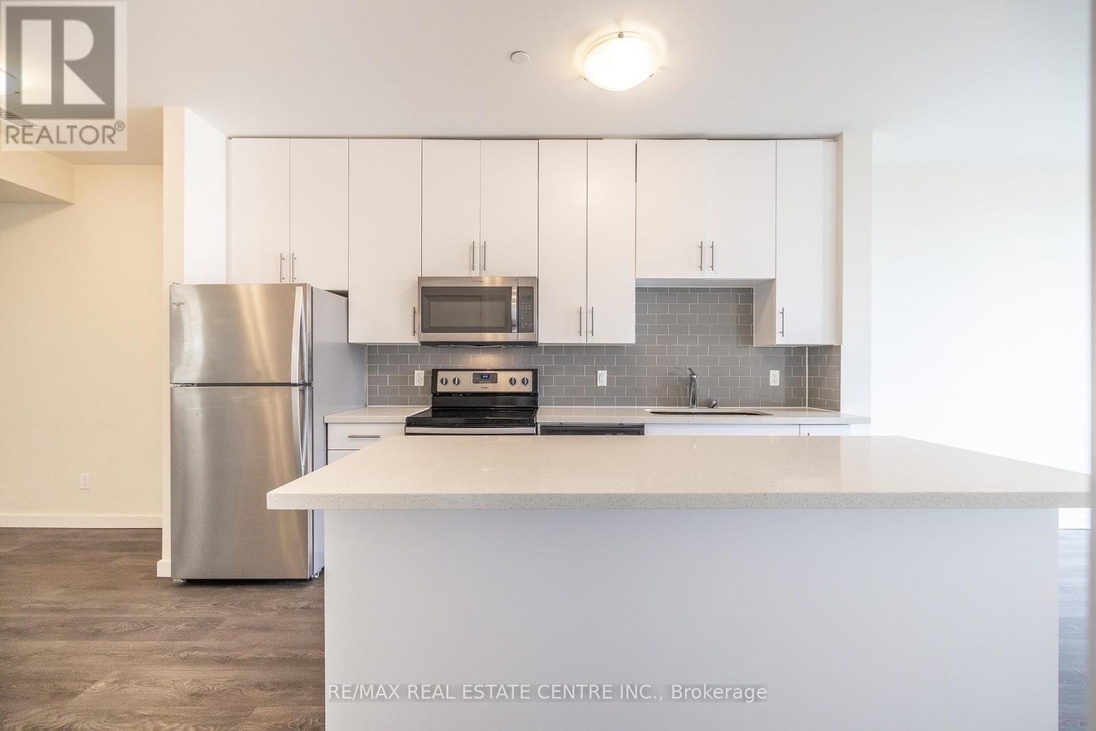 412 - 690 King Street W, Kitchener, Ontario  N2G 0B9 - Photo 6 - X12482863