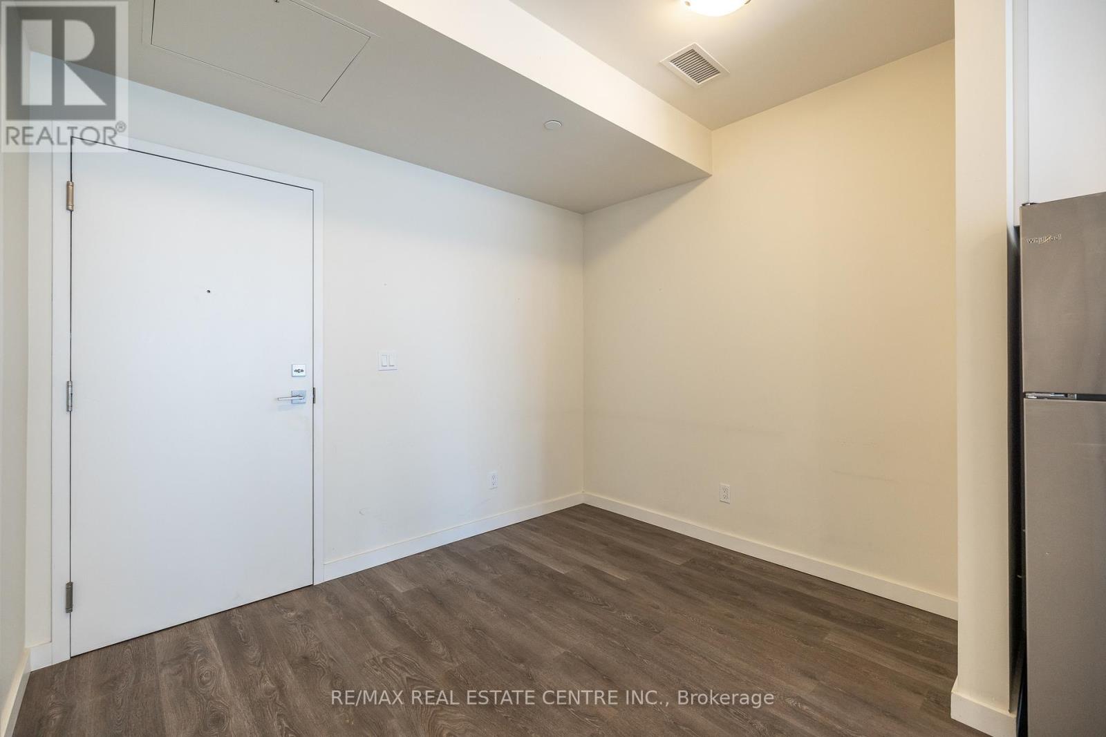412 - 690 King Street W, Kitchener, Ontario  N2G 0B9 - Photo 9 - X12482863