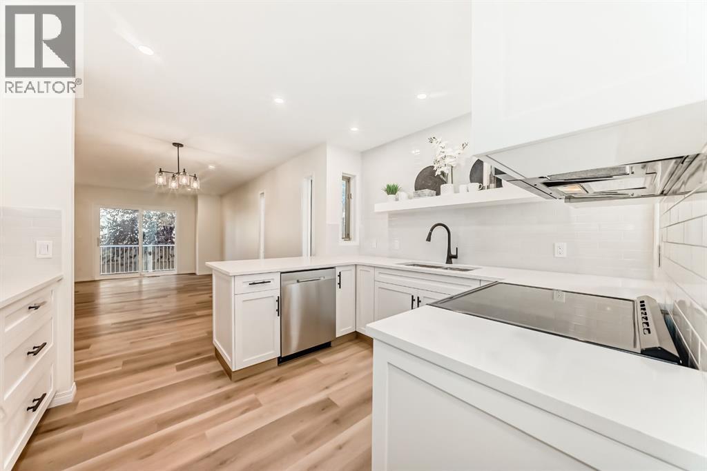 126 Hawkstone Manor Nw, Calgary, Alberta  T3G 3X2 - Photo 6 - A2264664