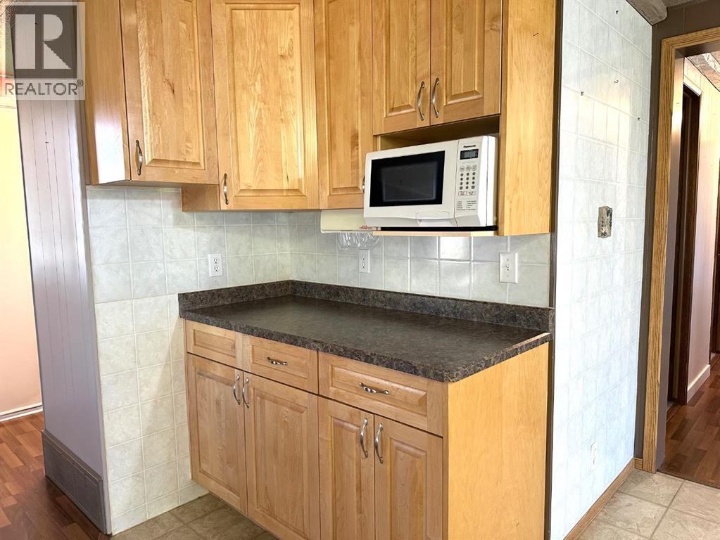 4601, 50 Ave Avenue, Daysland, Alberta  T0B 1A0 - Photo 10 - A2266837