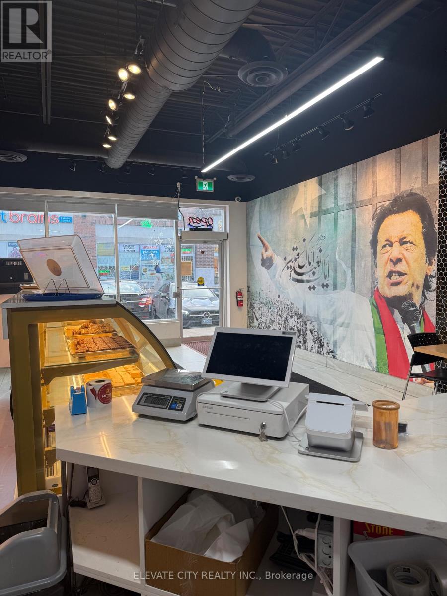 40 - 3910 Eglinton Avenue W, Mississauga, Ontario L5M 2R9 - Photo 6 - W12441415