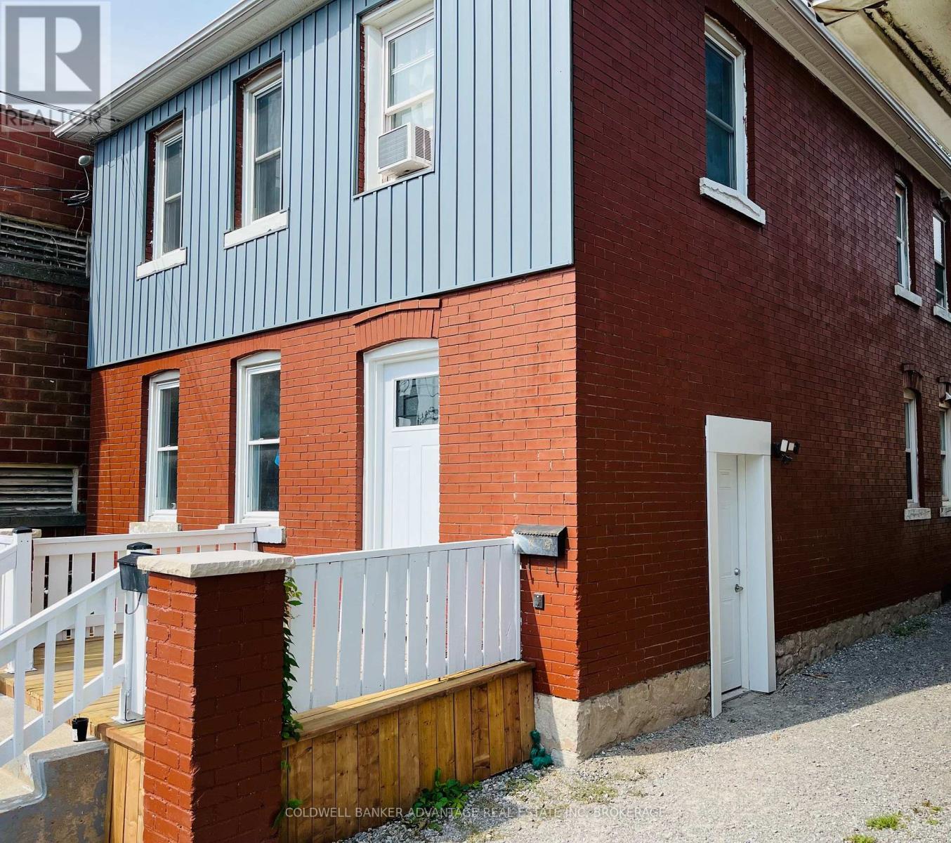 14 Albert Street, Welland, Ontario  L3B 4L2 - Photo 2 - X12482876