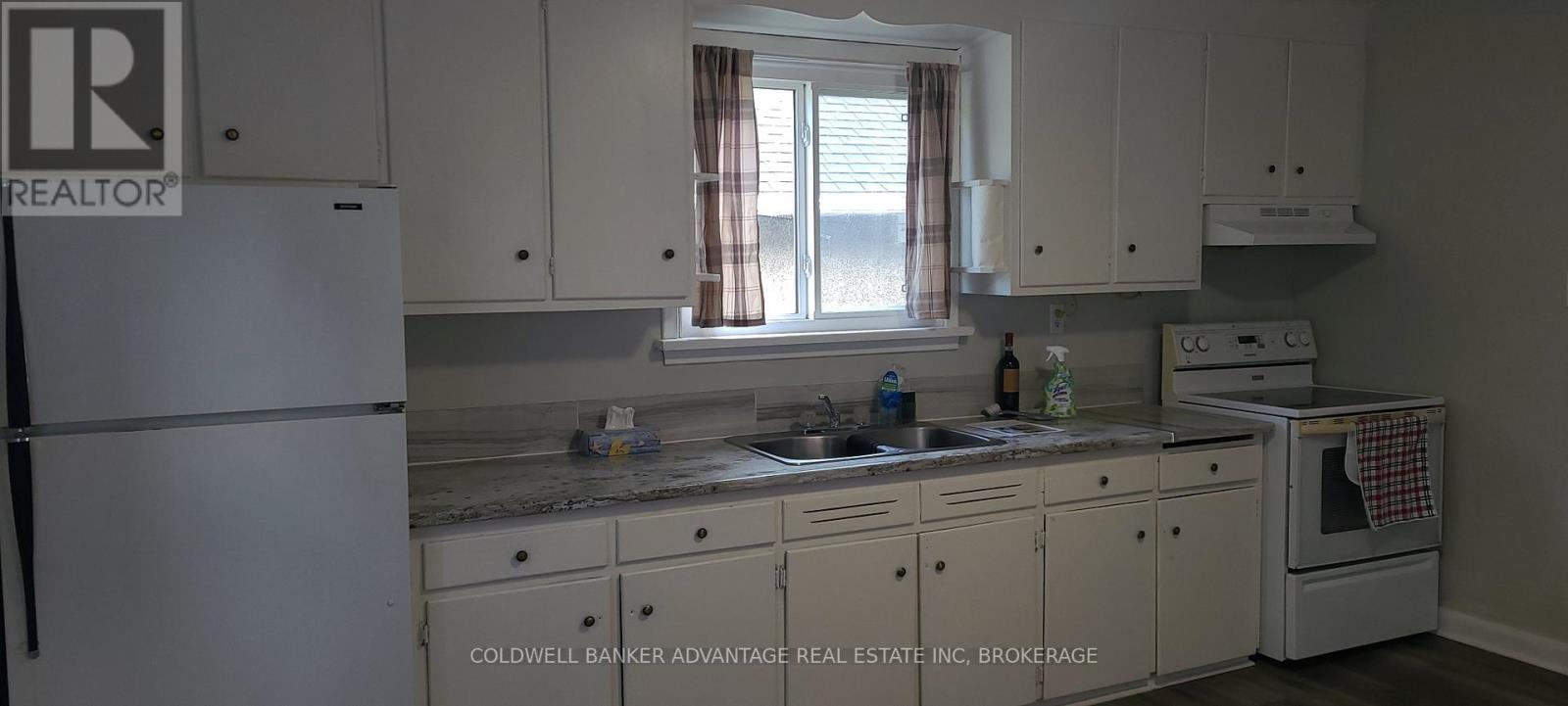 14 Albert Street, Welland, Ontario  L3B 4L2 - Photo 6 - X12482876