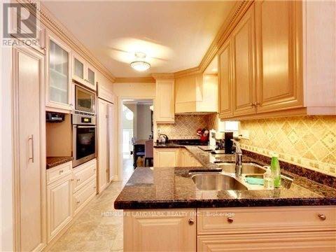 64 Mildenhall Road, Toronto, Ontario  M4N 3G9 - Photo 6 - C12482874