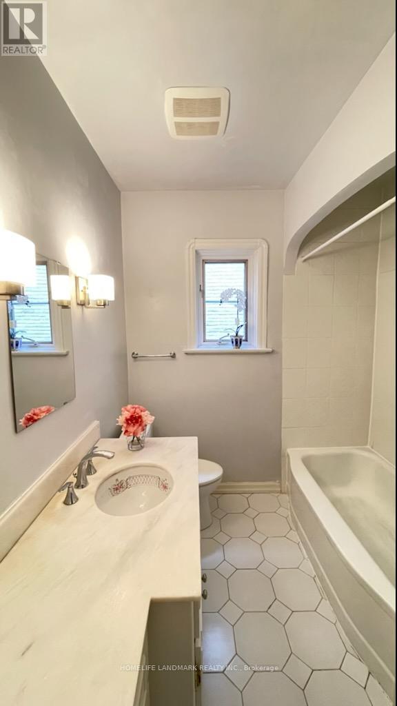64 Mildenhall Road, Toronto, Ontario  M4N 3G9 - Photo 8 - C12482874