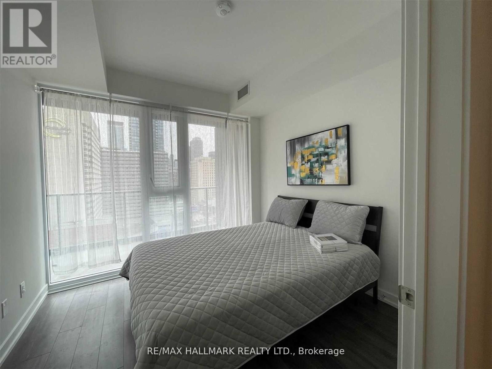1323 - 20 Edward Street, Toronto, Ontario  M5G 1C9 - Photo 6 - C12482882