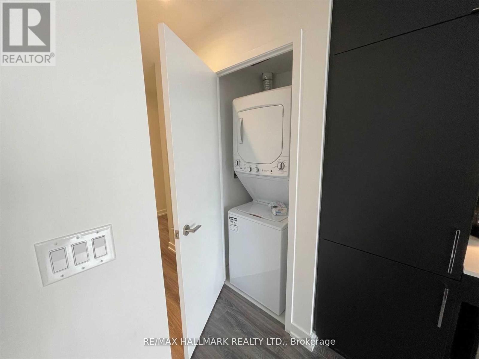 1323 - 20 Edward Street, Toronto, Ontario  M5G 1C9 - Photo 9 - C12482882