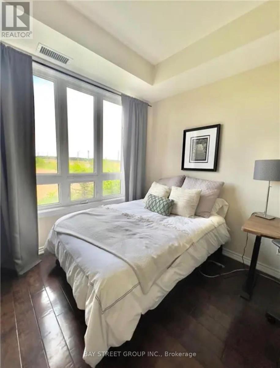 210 - 5327 Upper Middle Road, Burlington, Ontario  L7L 0E9 - Photo 4 - W12482880