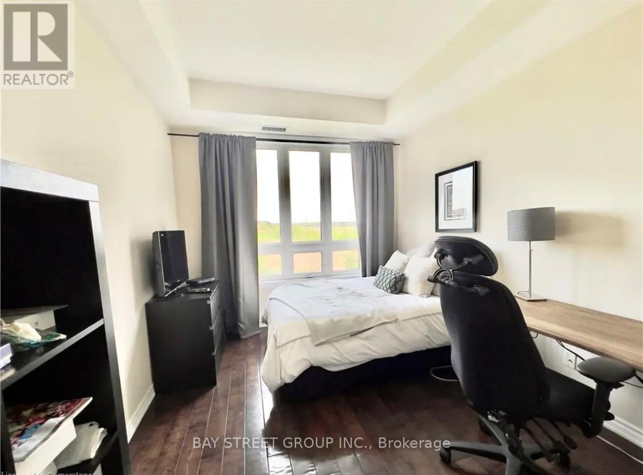210 - 5327 Upper Middle Road, Burlington, Ontario  L7L 0E9 - Photo 5 - W12482880