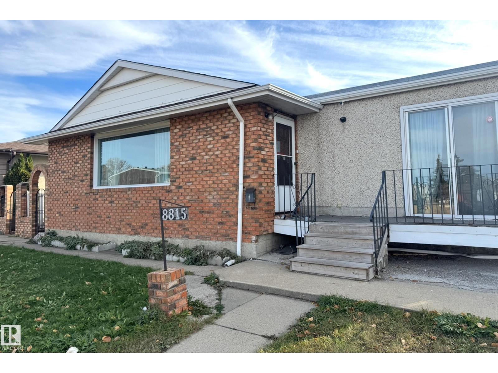8815 140 AV NW, Edmonton, Alberta
