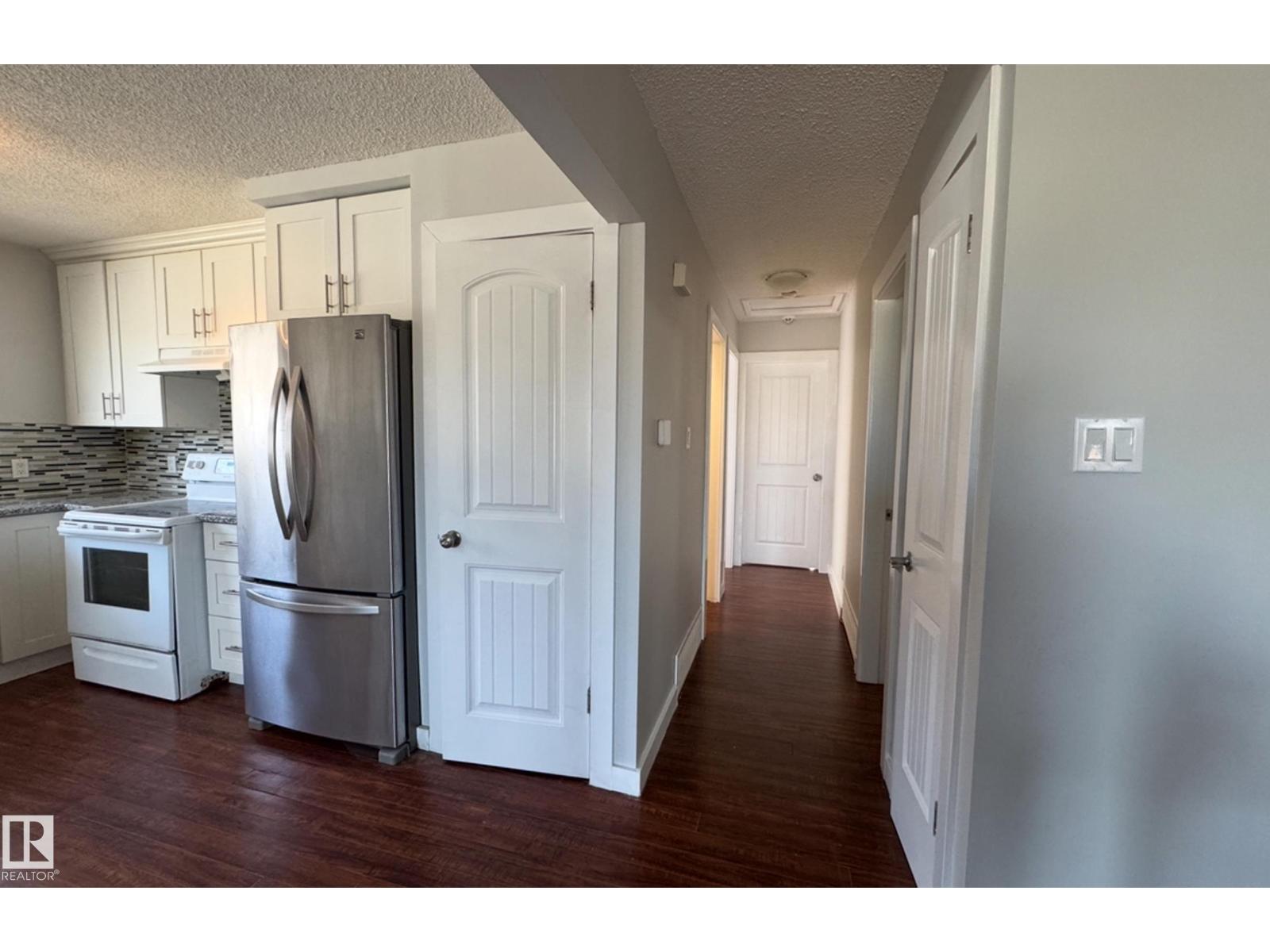 8815 140 Av Nw, Edmonton, Alberta  T5E 2C8 - Photo 4 - E4463587