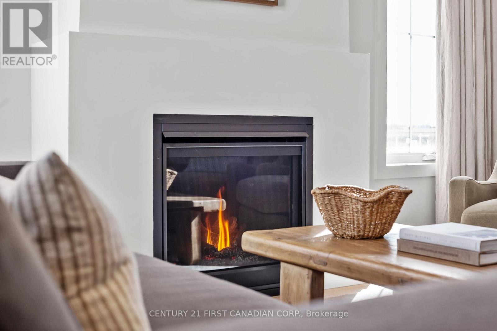 8 Sheldabren Street, North Middlesex, Ontario  N0M 1A0 - Photo 20 - X12460331