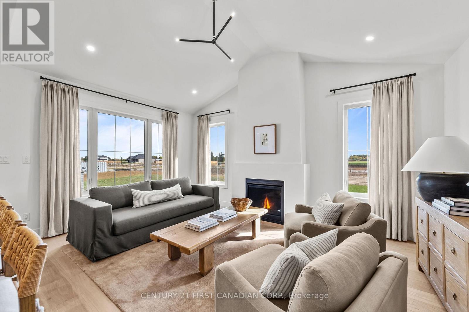 8 Sheldabren Street, North Middlesex, Ontario  N0M 1A0 - Photo 22 - X12460331