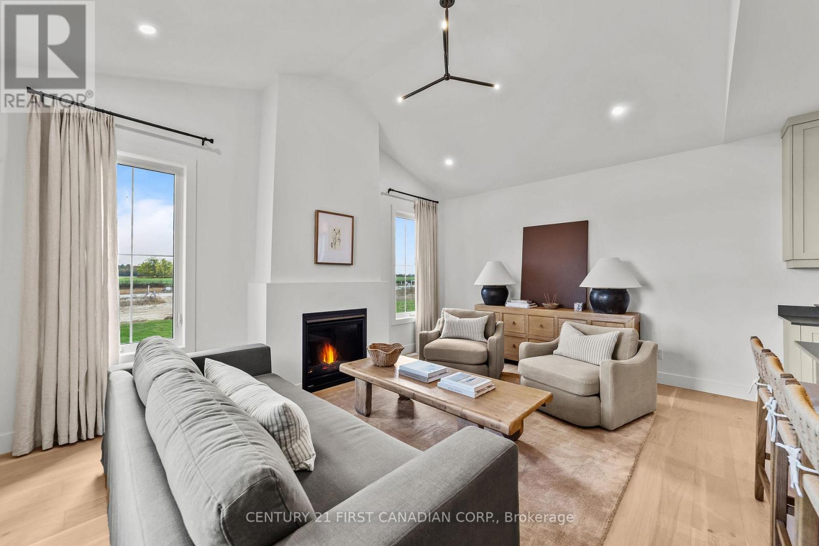 8 Sheldabren Street, North Middlesex, Ontario  N0M 1A0 - Photo 23 - X12460331